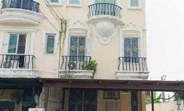 For sale 3 ベッドルーム townhouse in Bang Khun Thian, Bangkok