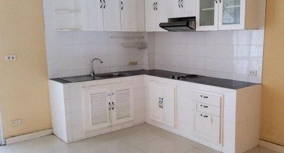 For sale 3 ベッドルーム townhouse in Bang Khun Thian, Bangkok