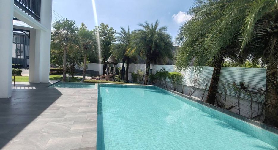 For sale 3 bedrooms townhouse in Bang Khen, Bangkok