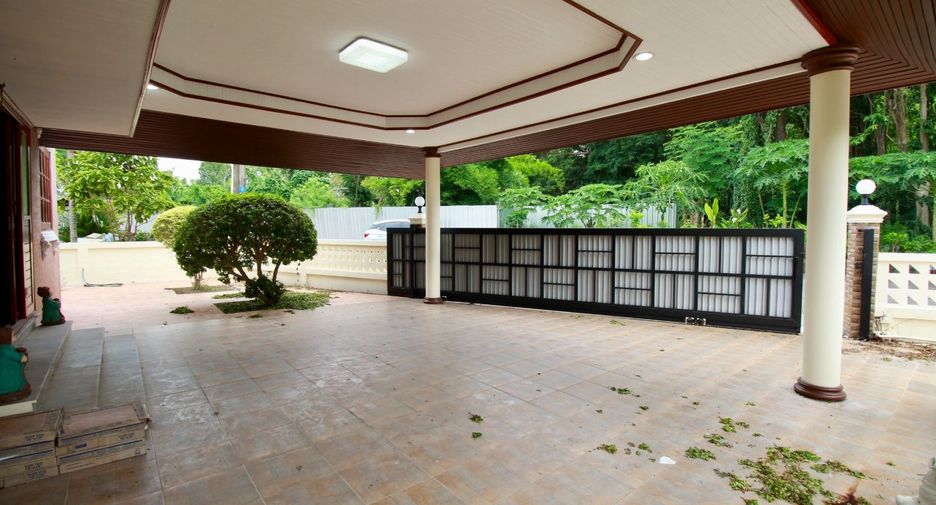 For sale 3 bedrooms house in Mueang Rayong, Rayong