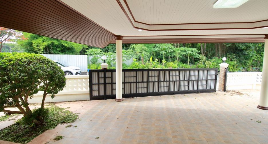 For sale 3 bedrooms house in Mueang Rayong, Rayong