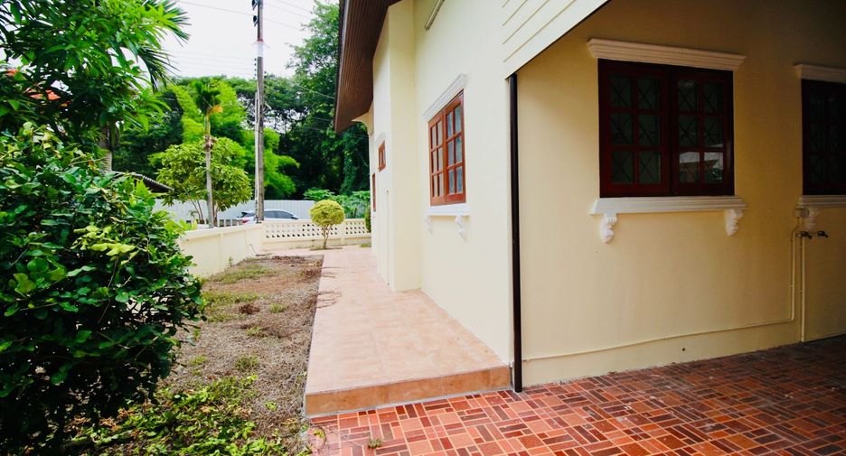 For sale 3 bedrooms house in Mueang Rayong, Rayong