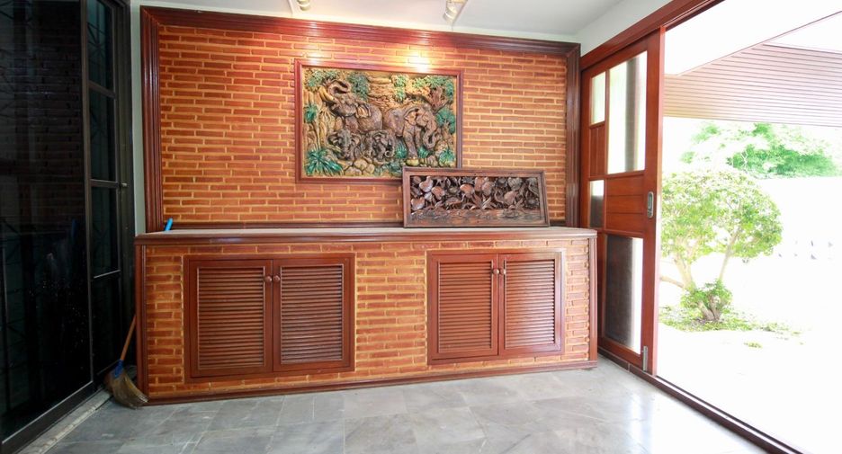 For sale 3 bedrooms house in Mueang Rayong, Rayong