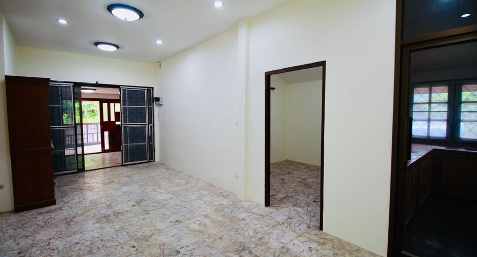 For sale 3 bedrooms house in Mueang Rayong, Rayong