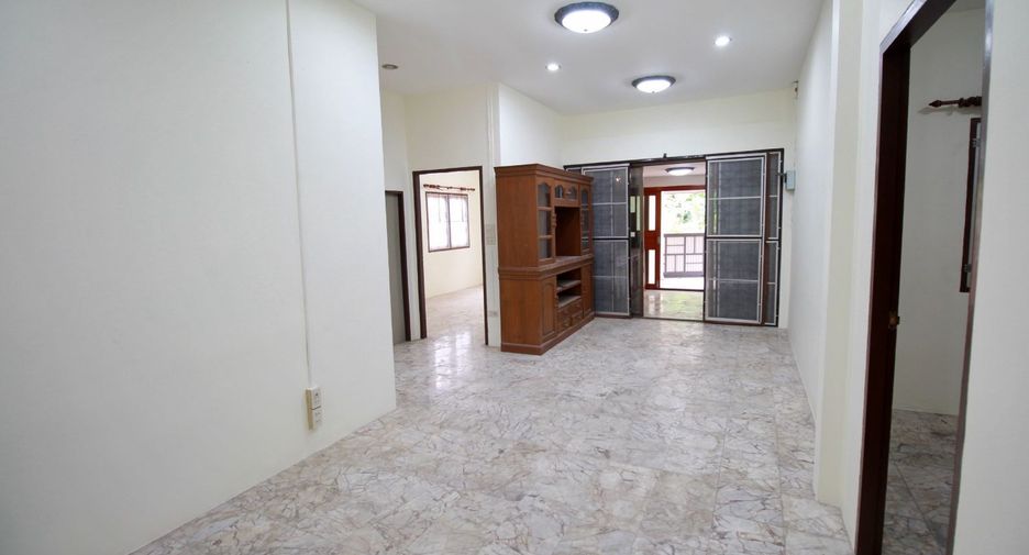 For sale 3 bedrooms house in Mueang Rayong, Rayong