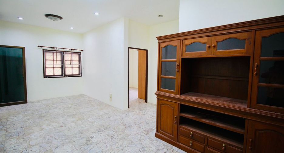 For sale 3 bedrooms house in Mueang Rayong, Rayong
