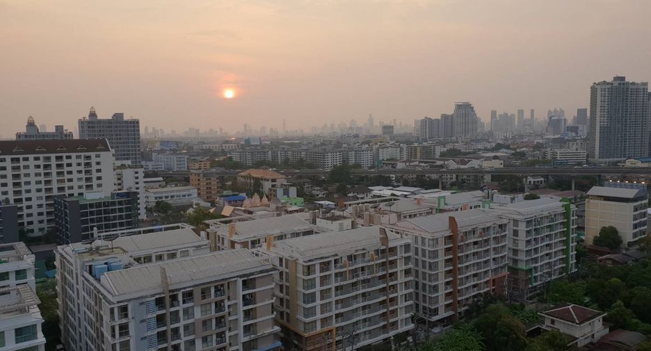 Condo en alquiler de 2 habitaciones en Phra Khanong, Bangkok