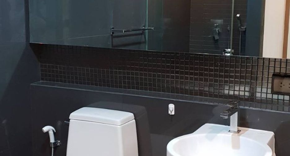 Condo en alquiler de 2 habitaciones en Phra Khanong, Bangkok