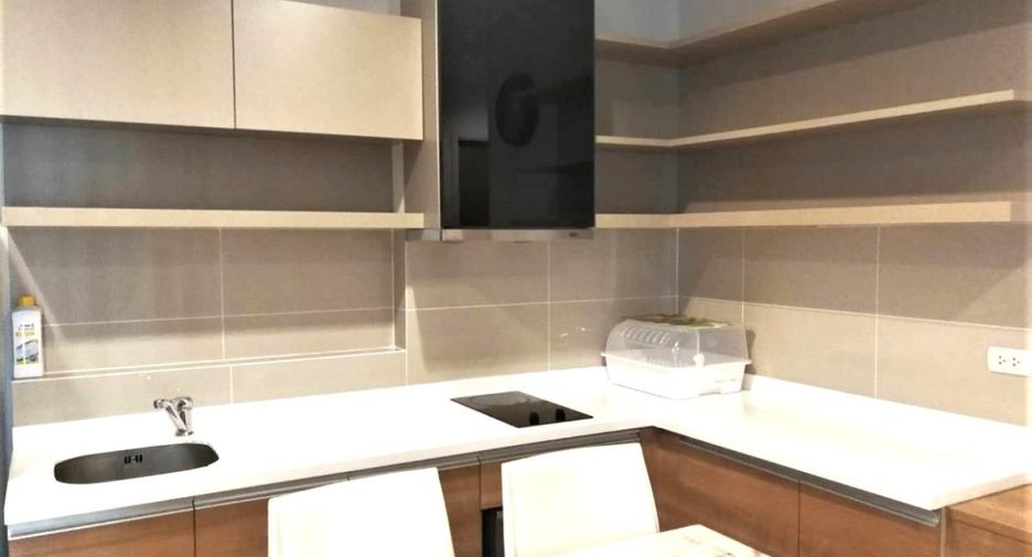 Condo en alquiler de 2 habitaciones en Phra Khanong, Bangkok