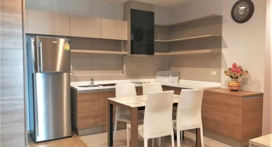 Condo en alquiler de 2 habitaciones en Phra Khanong, Bangkok