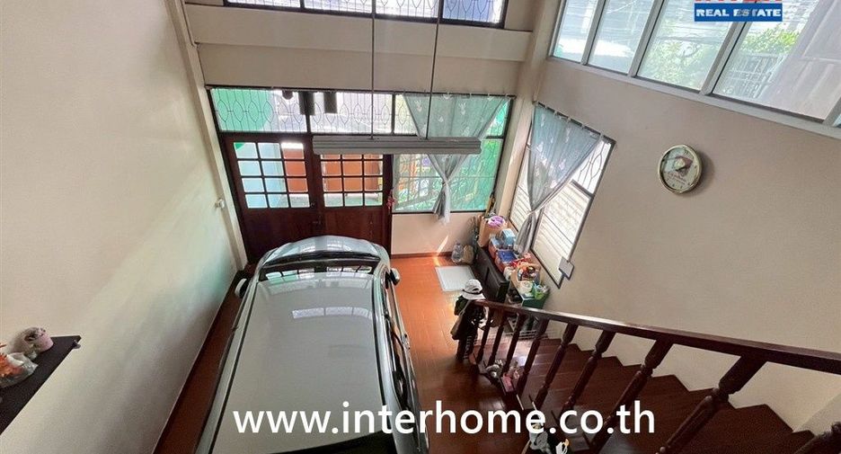 À vendre 3 chambres local commercial à Khlong San, Bangkok