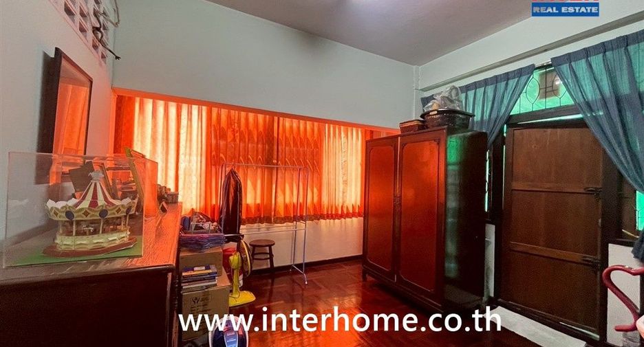 À vendre 3 chambres local commercial à Khlong San, Bangkok