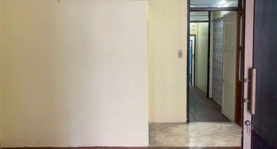 For sale 2 bedrooms retail Space in Bang Rak, Bangkok