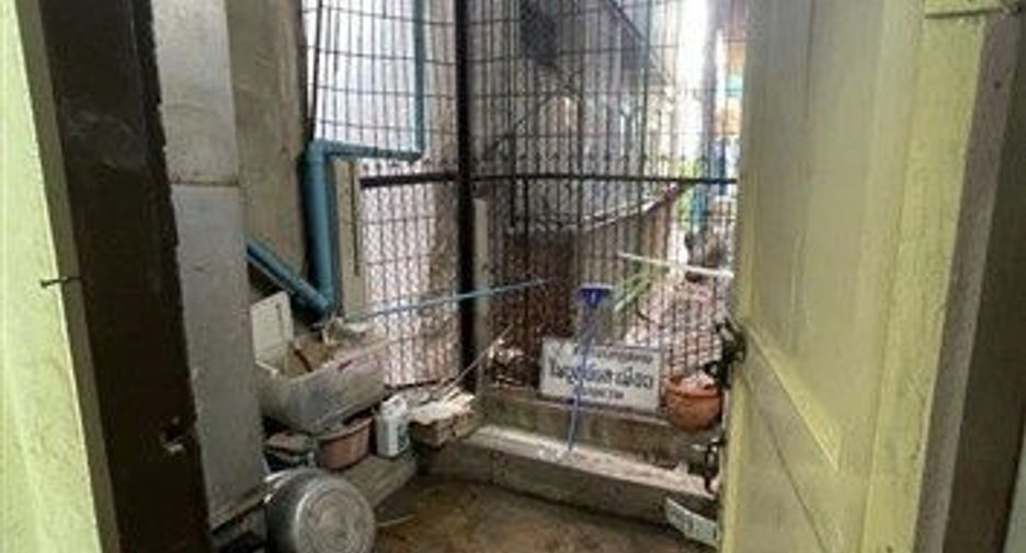 For sale 2 bedrooms retail Space in Bang Rak, Bangkok