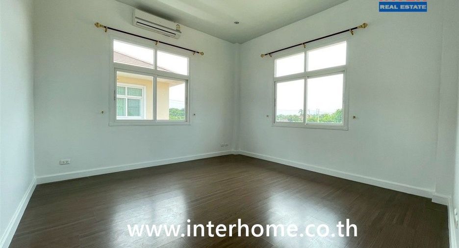 Haus zum Kauf mit 4 Zimmer in Khlong Sam Wa, Bangkok
