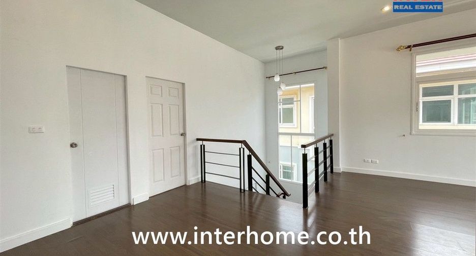 Haus zum Kauf mit 4 Zimmer in Khlong Sam Wa, Bangkok