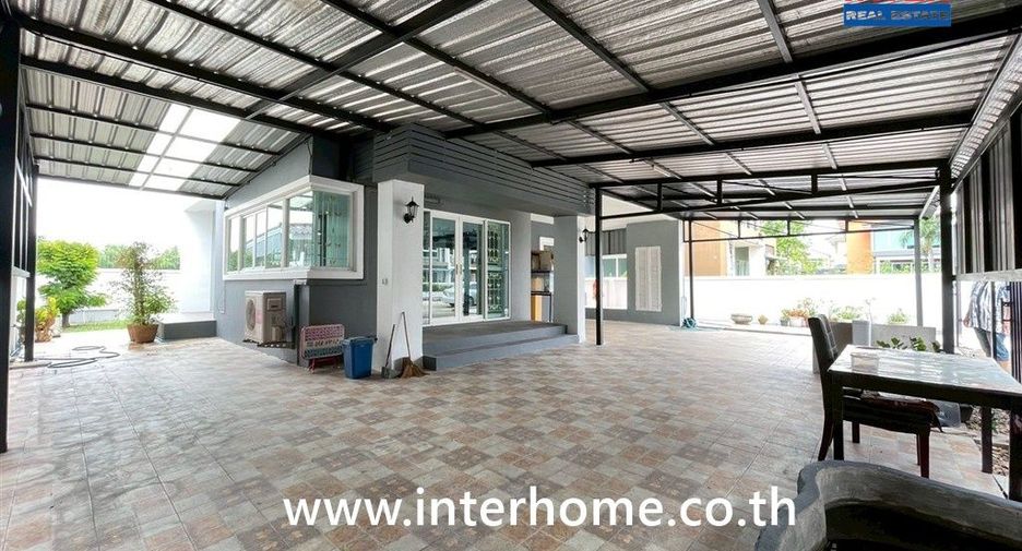 Haus zum Kauf mit 4 Zimmer in Khlong Sam Wa, Bangkok