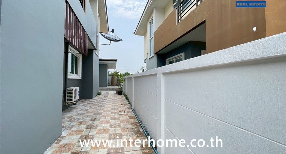 Haus zum Kauf mit 4 Zimmer in Khlong Sam Wa, Bangkok