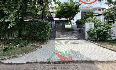 For sale 4 bedrooms house in Khlong Sam Wa, Bangkok