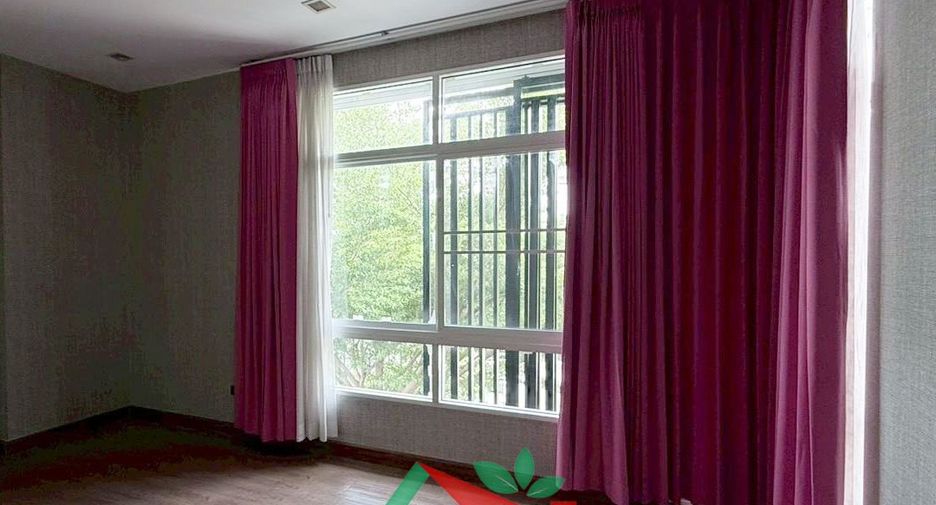 For sale 4 bedrooms house in Khlong Sam Wa, Bangkok