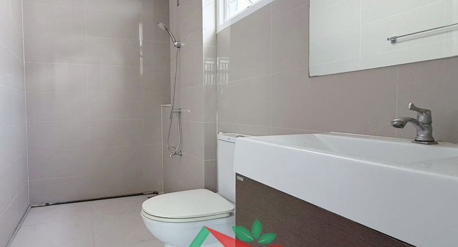 For sale 4 bedrooms house in Khlong Sam Wa, Bangkok