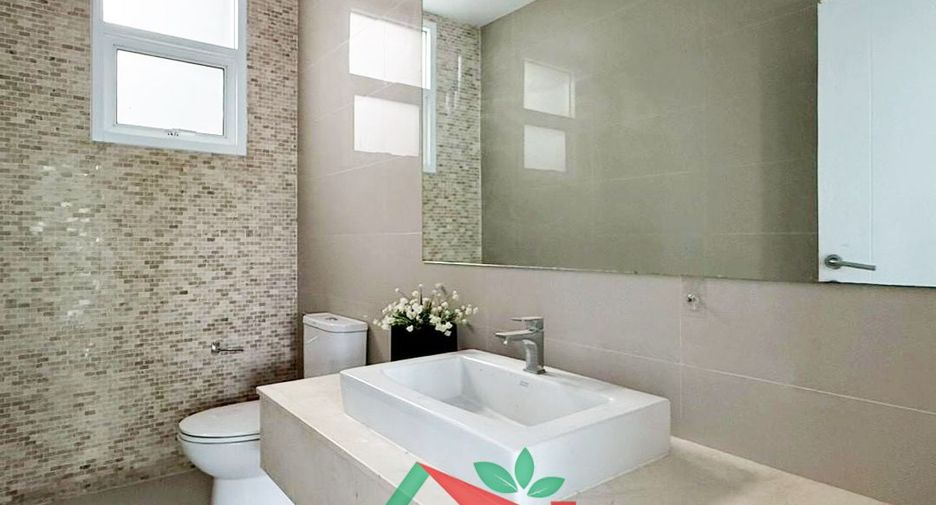 For sale 4 bedrooms house in Khlong Sam Wa, Bangkok
