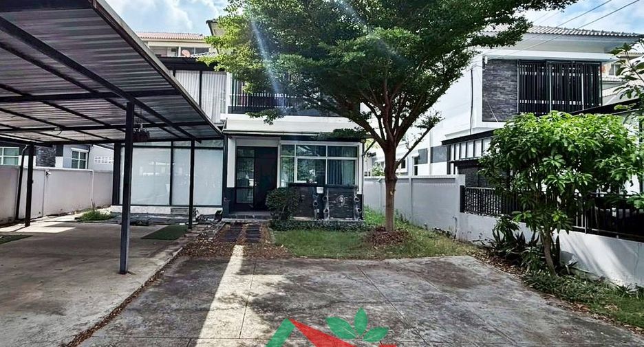 For sale 4 bedrooms house in Khlong Sam Wa, Bangkok