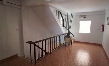 À vendre 11 chambres local commercial à Bangkok Yai, Bangkok