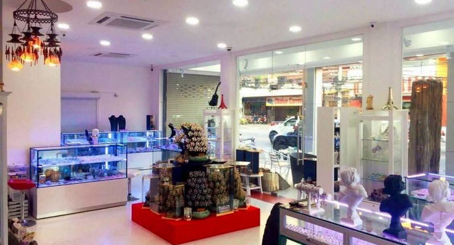 Local comercial en venta de 11 habitaciones en Bangkok Yai, Bangkok