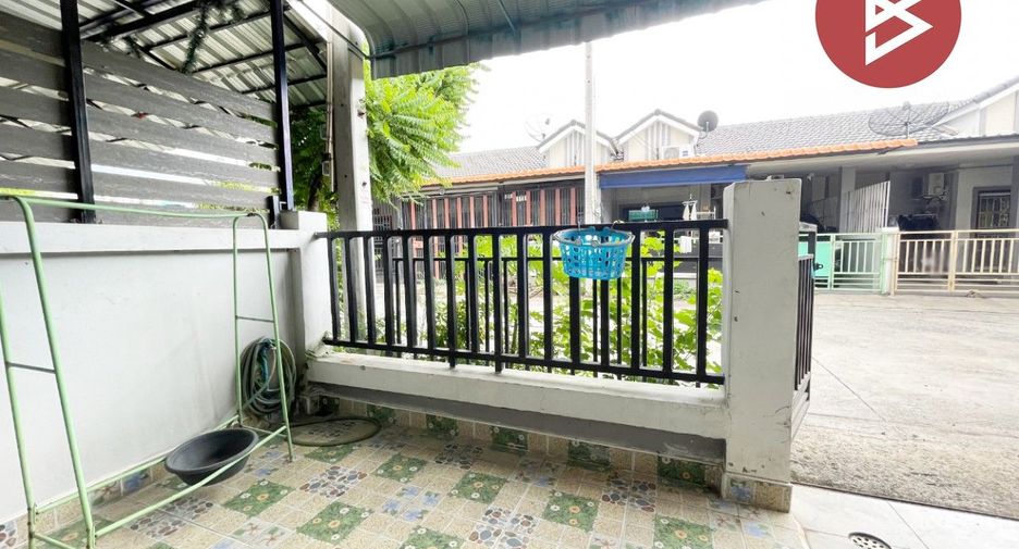 出售 2 卧室 联排别墅 在 Phan Thong, Chon Buri