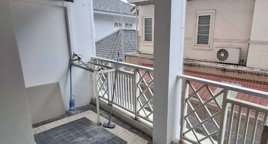 Condo en venta de 3 habitaciones en Dusit, Bangkok