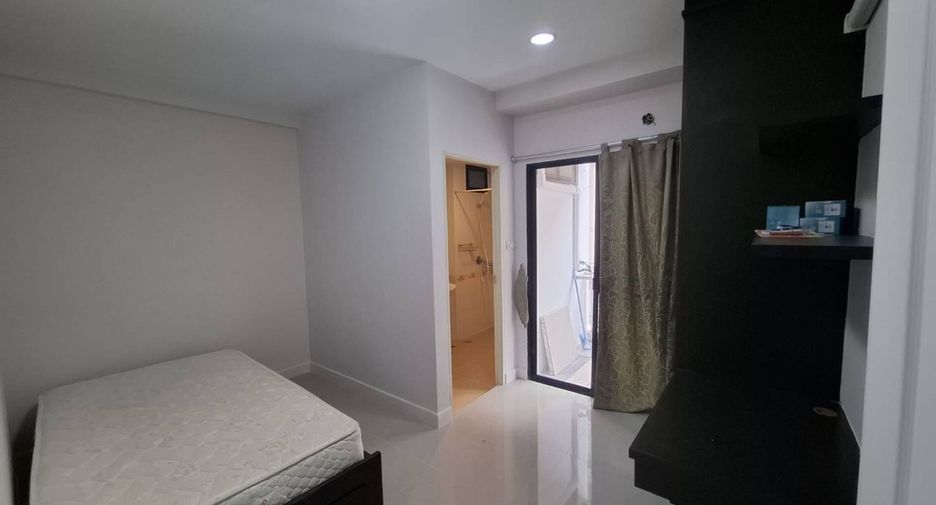 Condo en venta de 3 habitaciones en Dusit, Bangkok