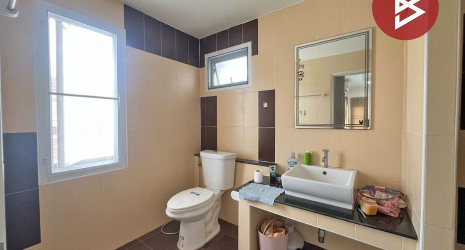 À vendre 3 chambres maison à Si Racha, Chonburi