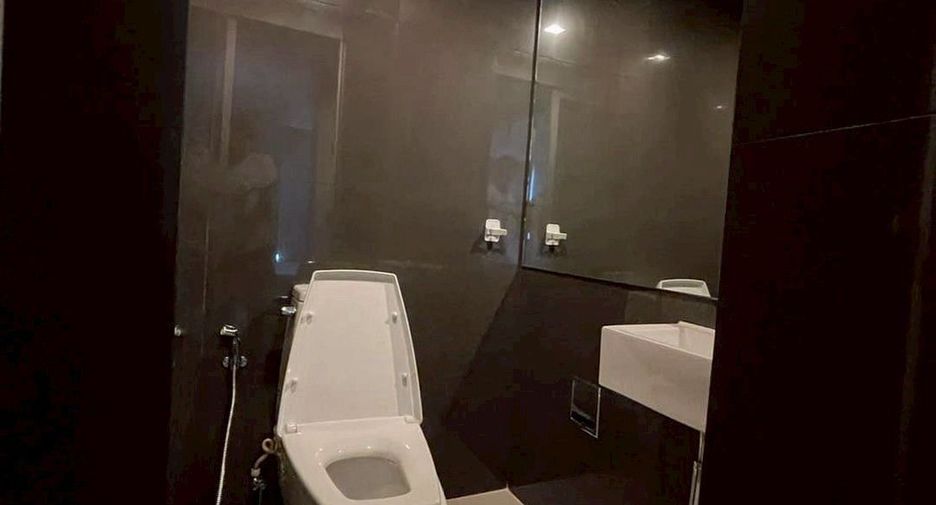 For rent 1 bed condo in Phra Khanong, Bangkok