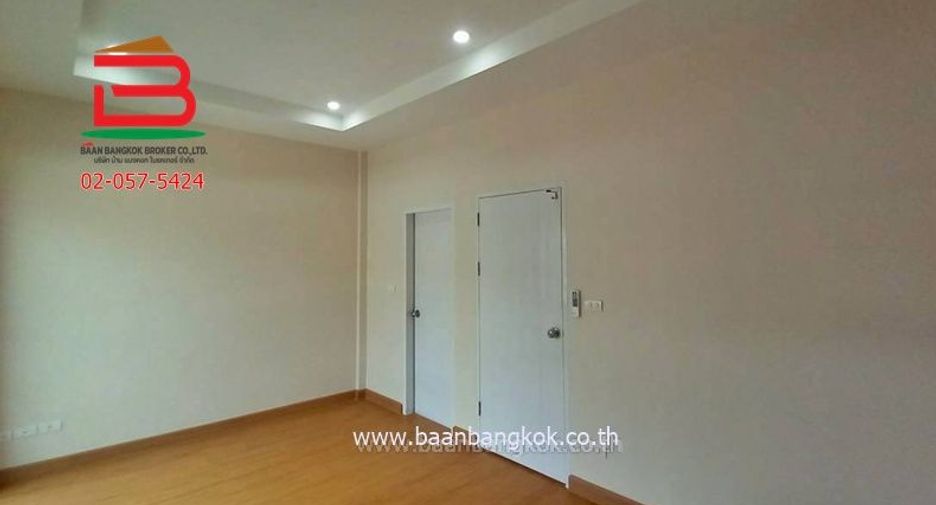 For sale 3 ベッドルーム townhouse in Lam Luk Ka, Pathum Thani
