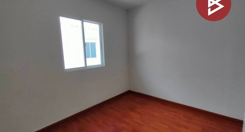 Casa adosada en alquiler y en venta de 3 habitaciones en Mueang Chachoengsao, Chachoengsao