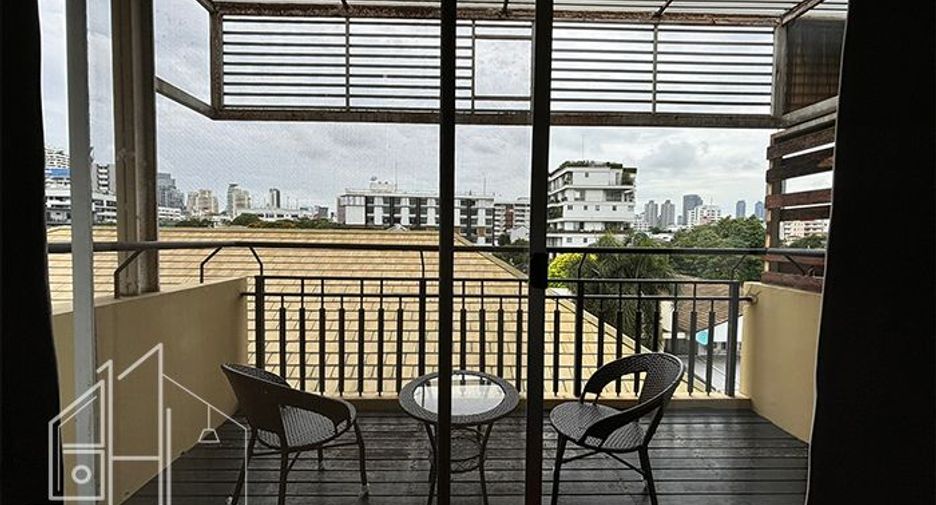 For rent 2 bedrooms condo in Watthana, Bangkok