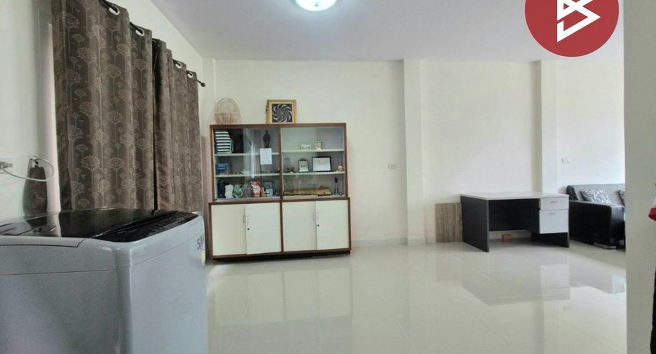 For sale 3 bedrooms townhouse in Phutthamonthon, Nakhon Pathom