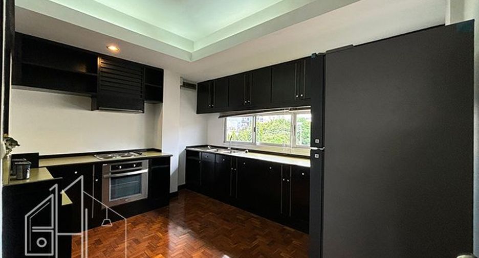 For rent 3 bedrooms condo in Watthana, Bangkok