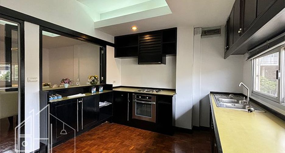 For rent 3 bedrooms condo in Watthana, Bangkok