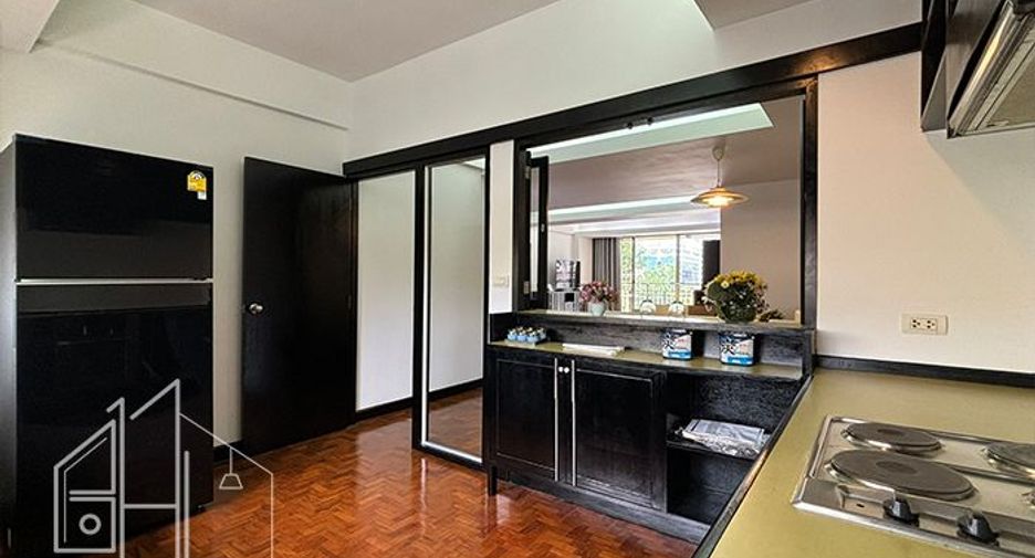For rent 3 bedrooms condo in Watthana, Bangkok