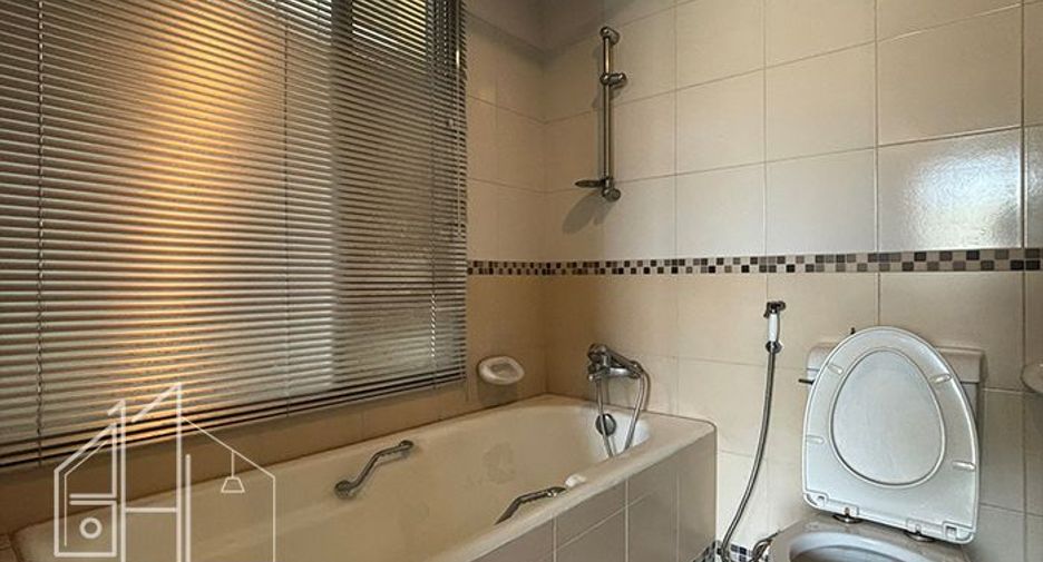 For rent 3 bedrooms condo in Watthana, Bangkok