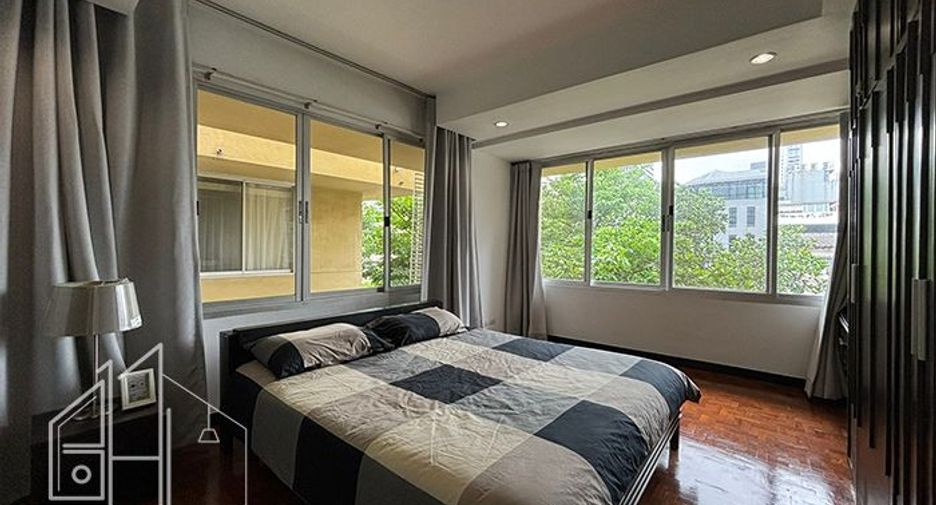 For rent 3 bedrooms condo in Watthana, Bangkok