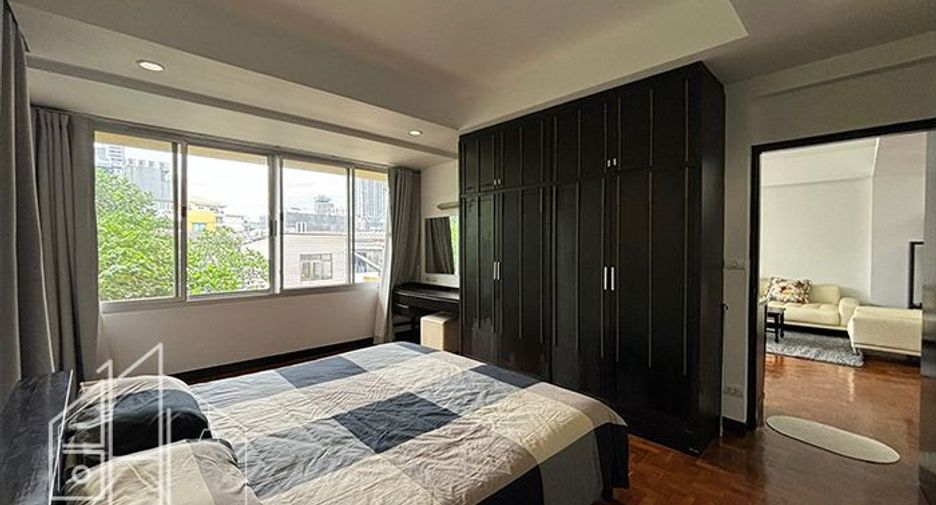 For rent 3 bedrooms condo in Watthana, Bangkok
