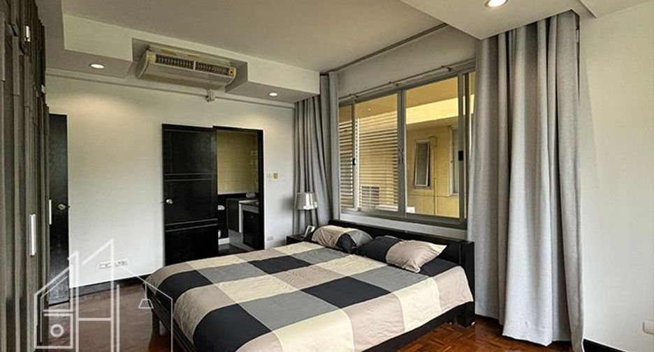 For rent 3 bedrooms condo in Watthana, Bangkok