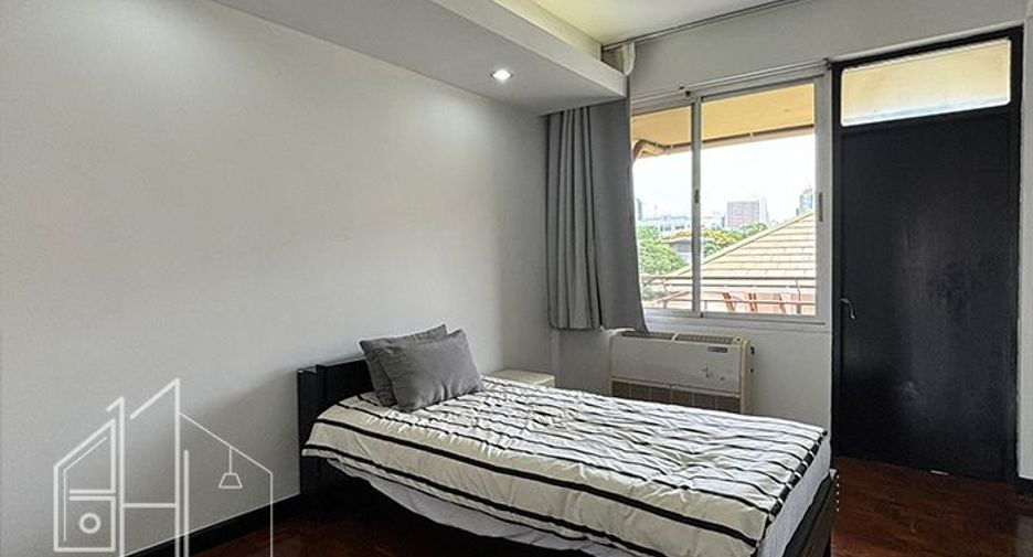 For rent 3 bedrooms condo in Watthana, Bangkok