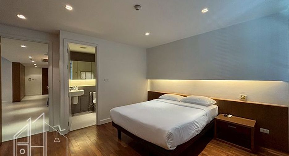 For rent 2 bedrooms condo in Watthana, Bangkok