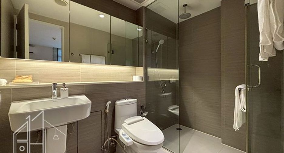 For rent 2 bedrooms condo in Watthana, Bangkok