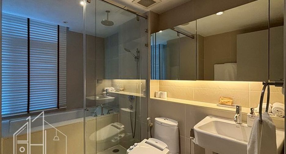 For rent 2 bedrooms condo in Watthana, Bangkok