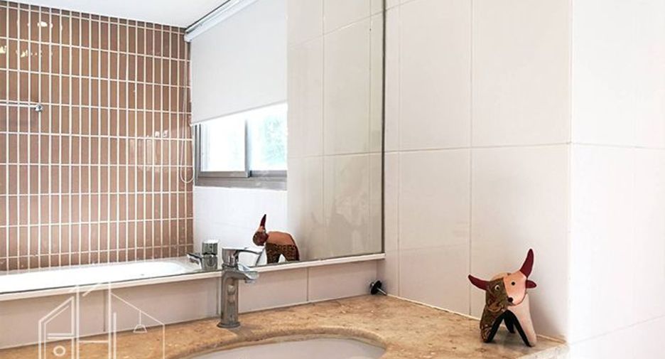 For rent 3 bedrooms condo in Watthana, Bangkok